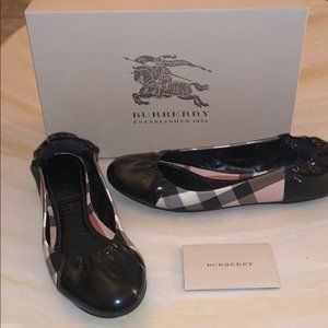 Authentic Burberry Nova Check Print Ballet Flats!